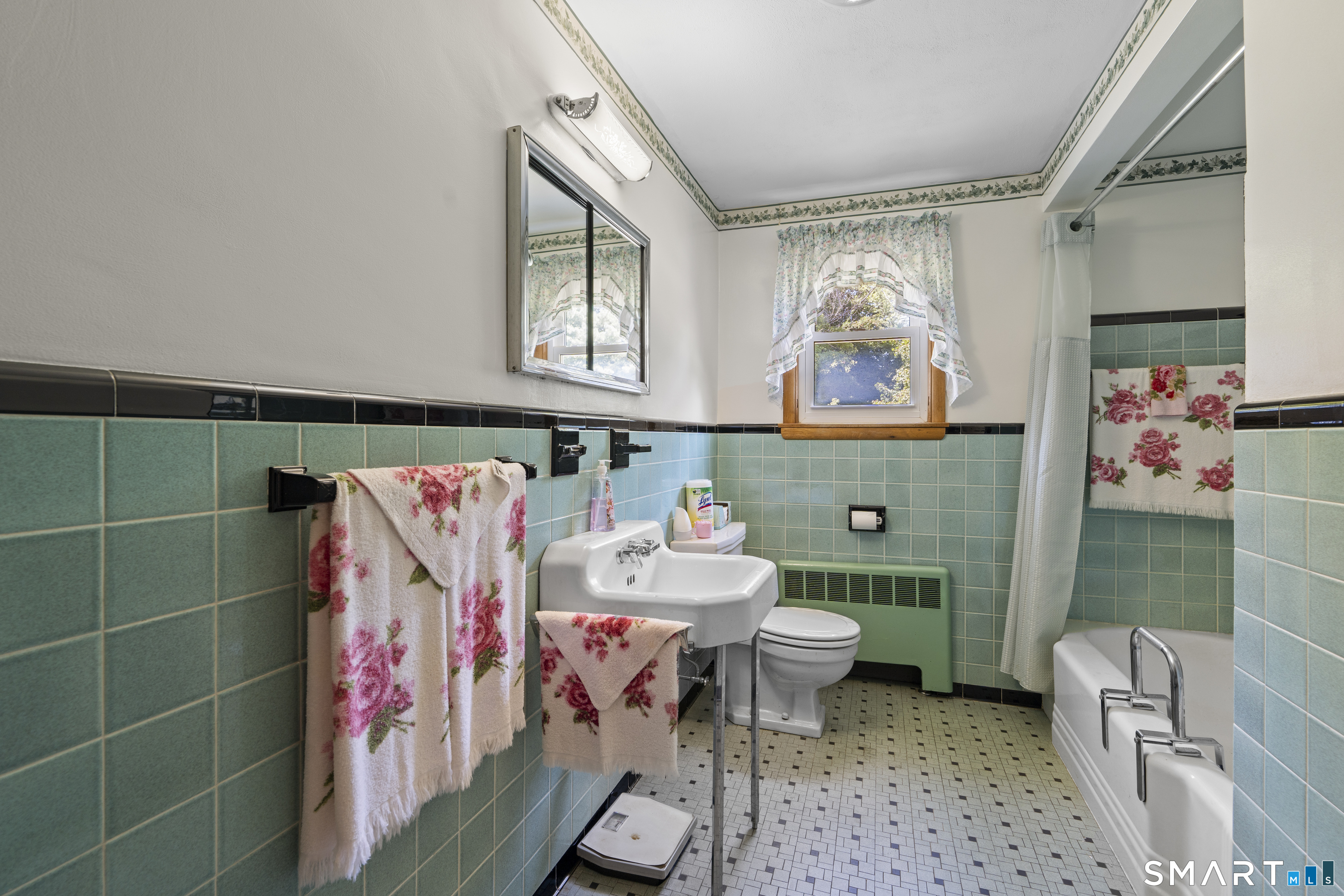 429 Mountain Road West Hartford CT 06107