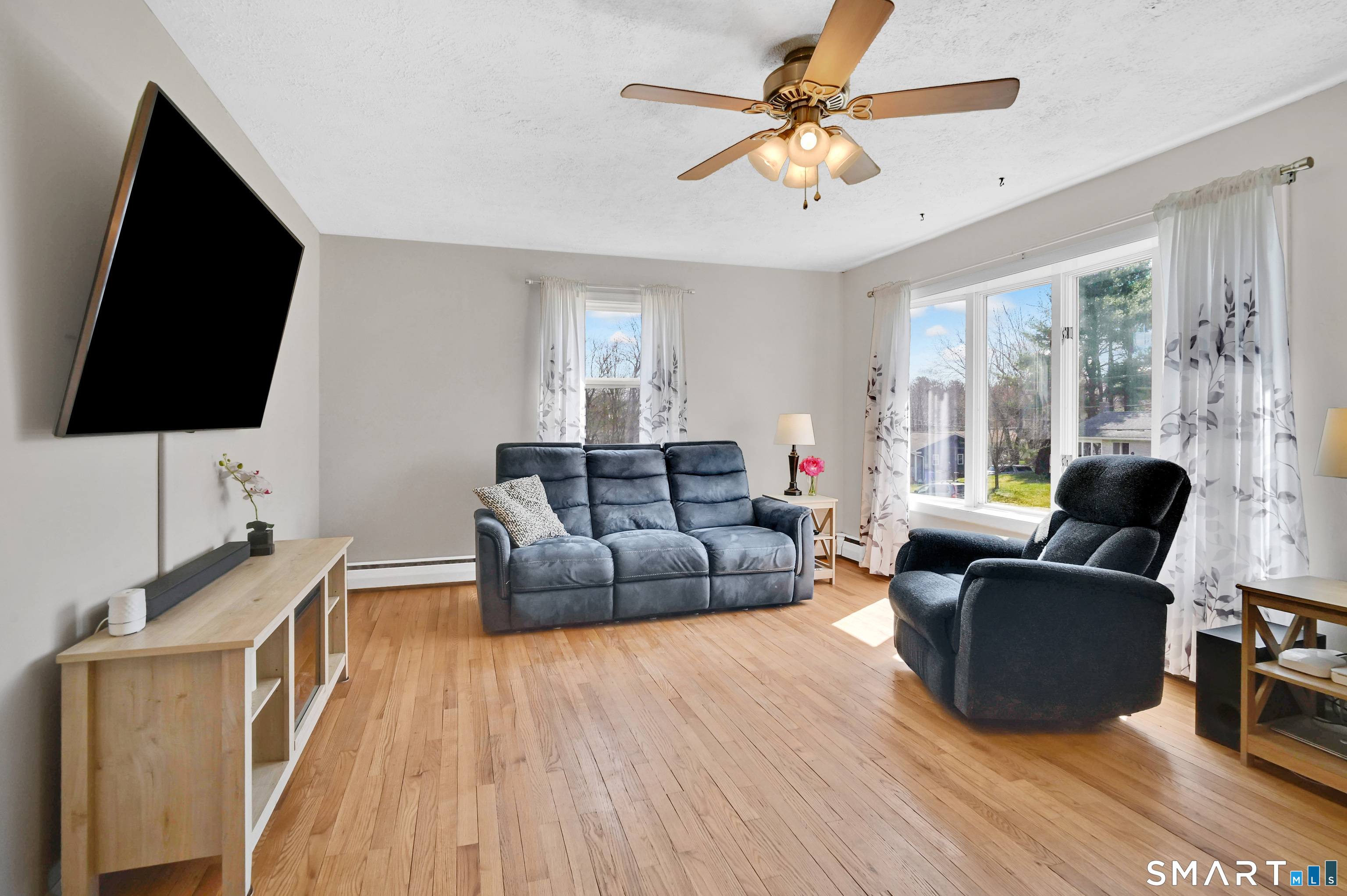 15 Meade Lane Enfield CT 06082