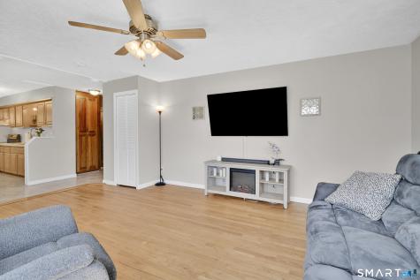 15 Meade Lane Enfield CT 06082