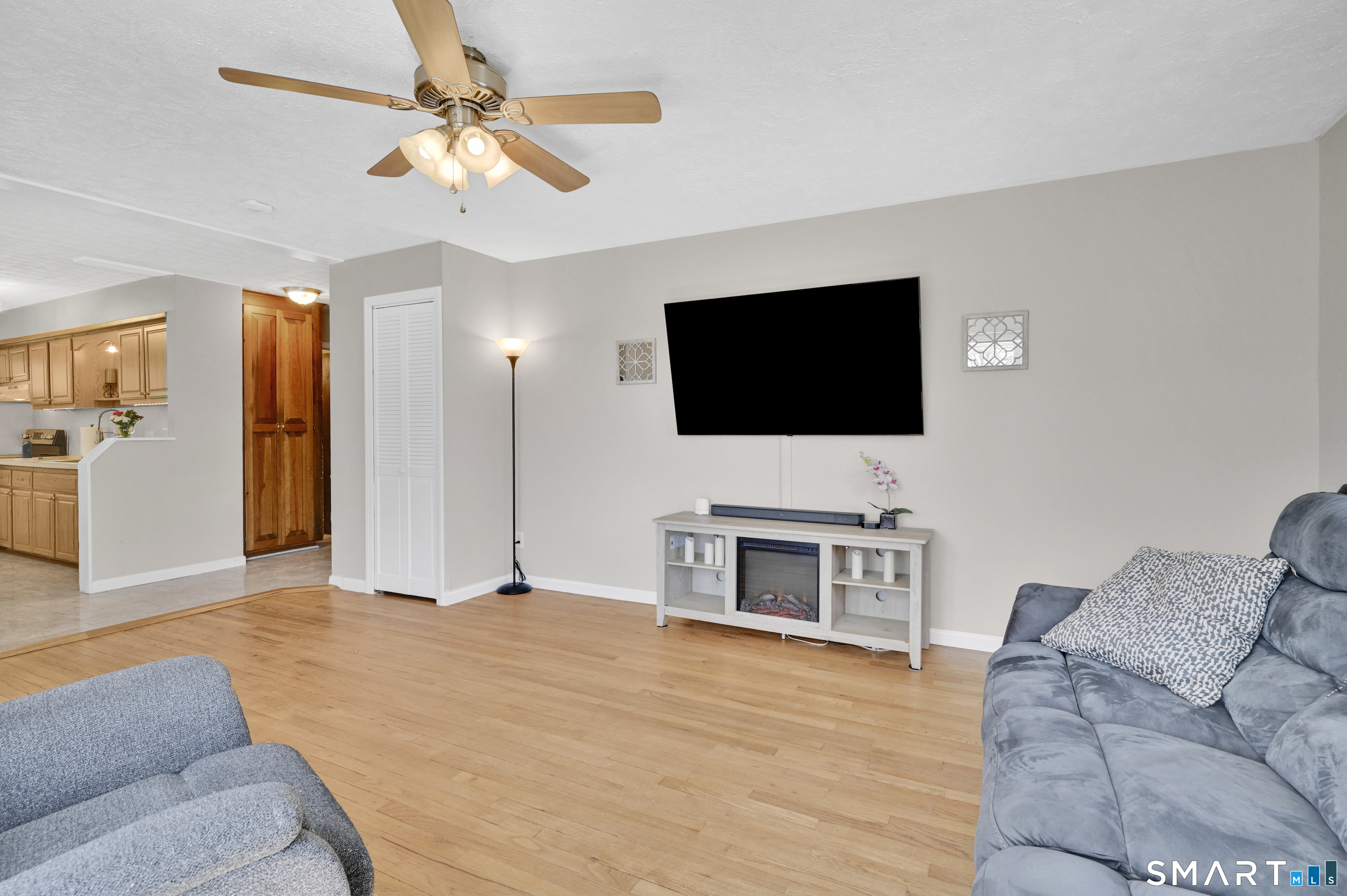 15 Meade Lane Enfield CT 06082