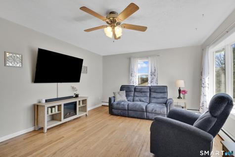 15 Meade Lane Enfield CT 06082