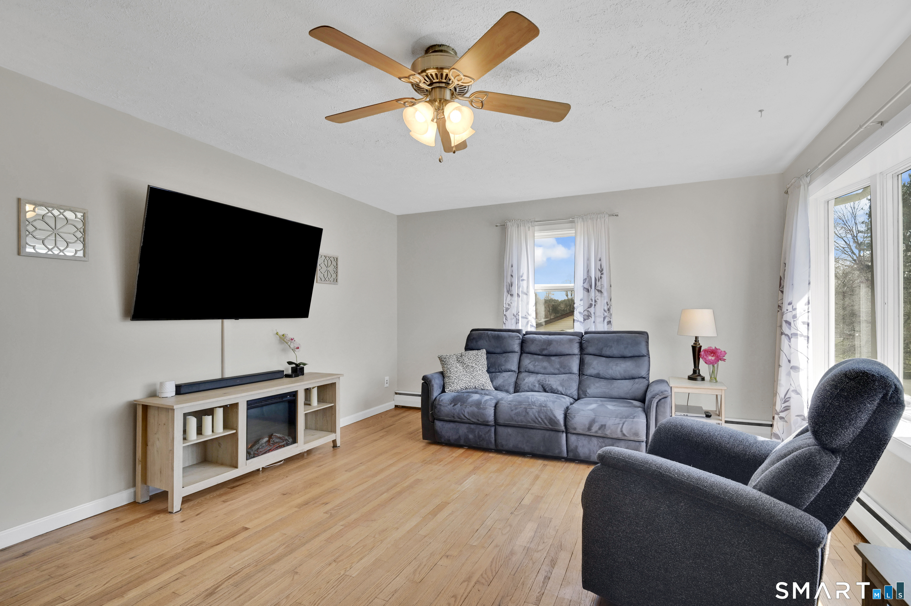 15 Meade Lane Enfield CT 06082