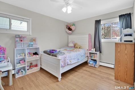 15 Meade Lane Enfield CT 06082