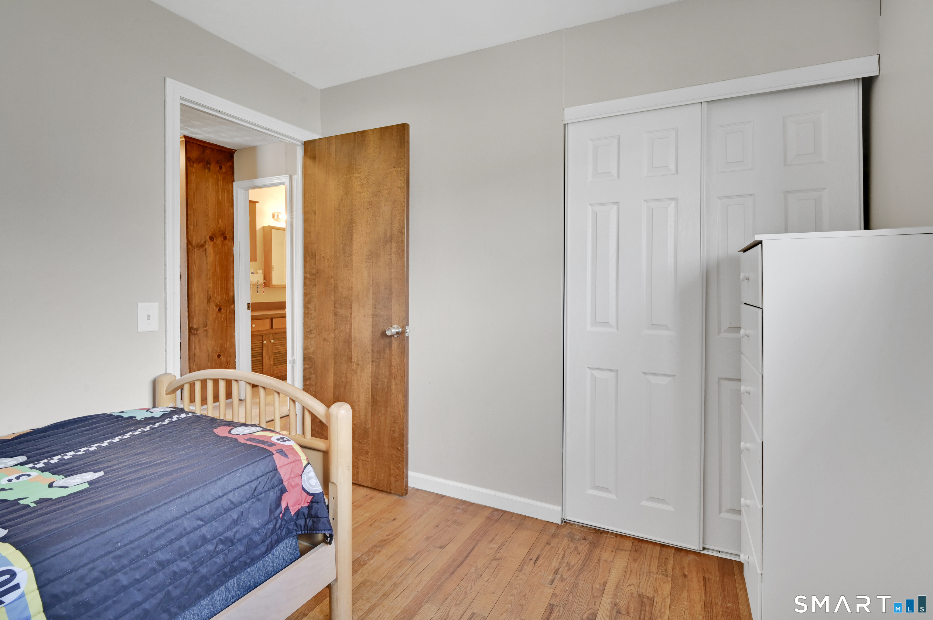 15 Meade Lane Enfield CT 06082