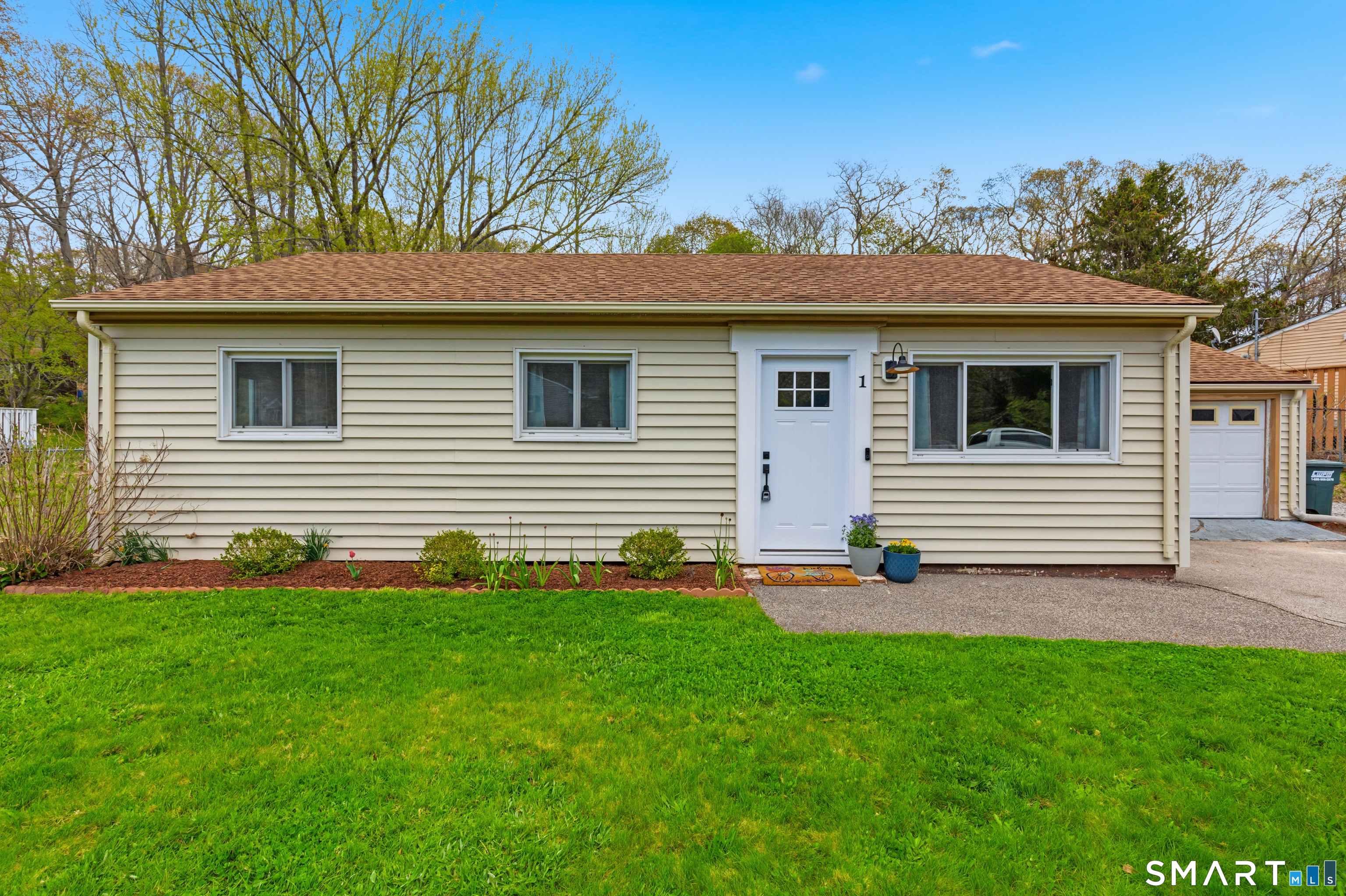 1 Meadow Lark Lane Stonington CT 06378