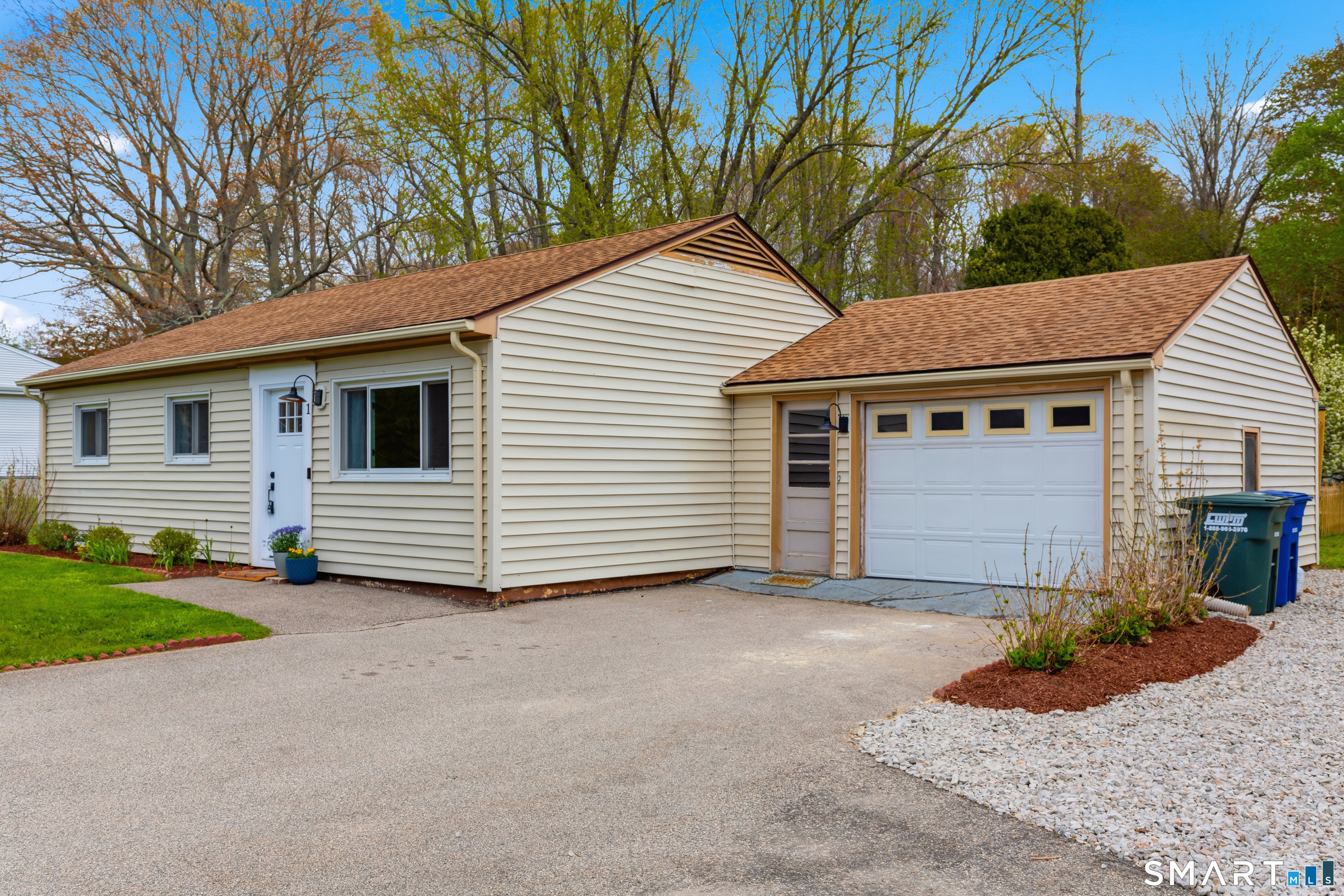 1 Meadow Lark Lane Stonington CT 06378