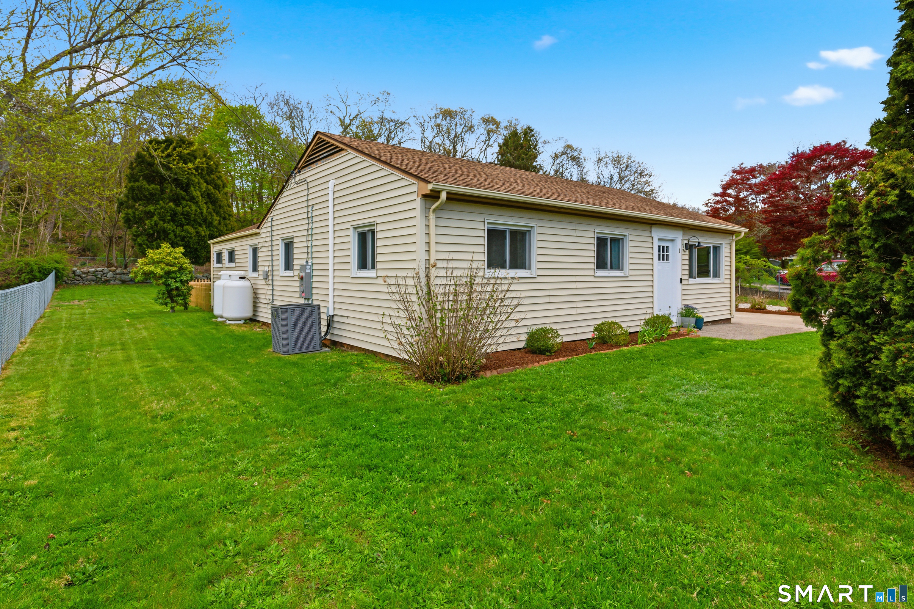 1 Meadow Lark Lane Stonington CT 06378