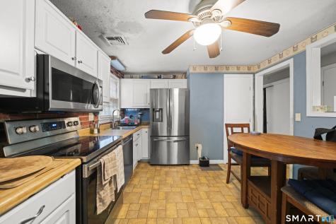 45 Partridge Hollow Road Ledyard CT 06335