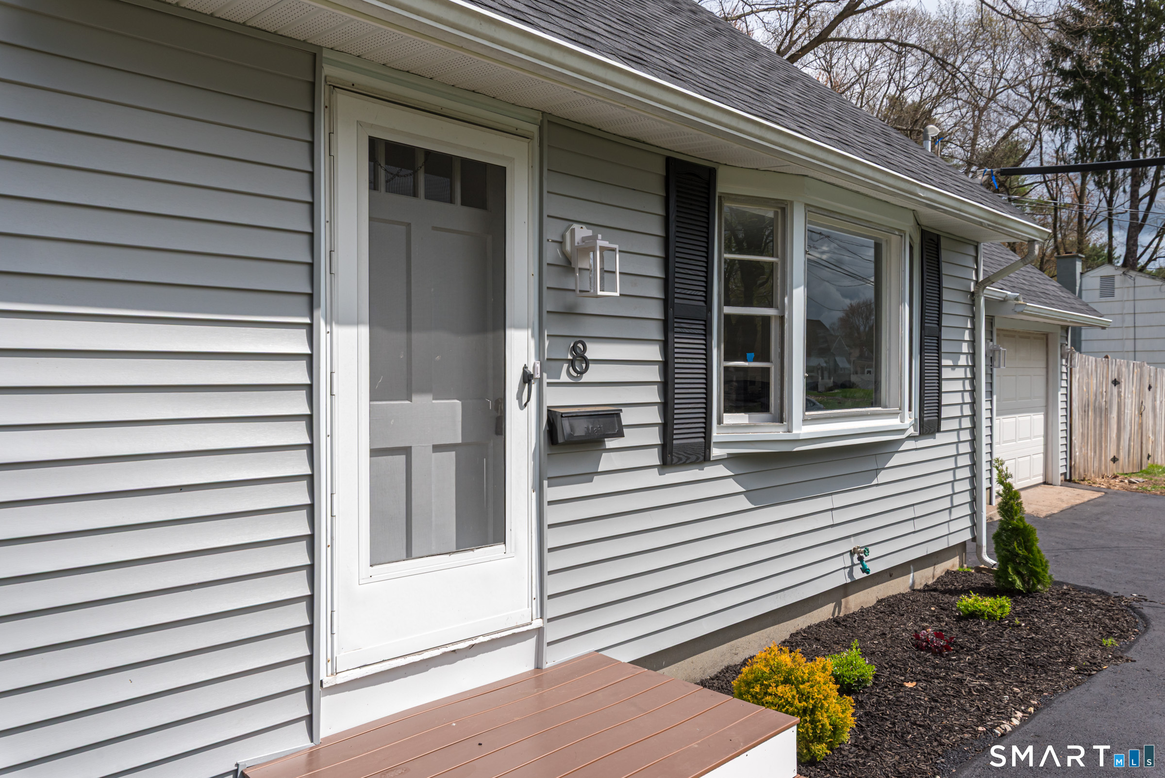 8 Rocket Run Enfield CT 06082