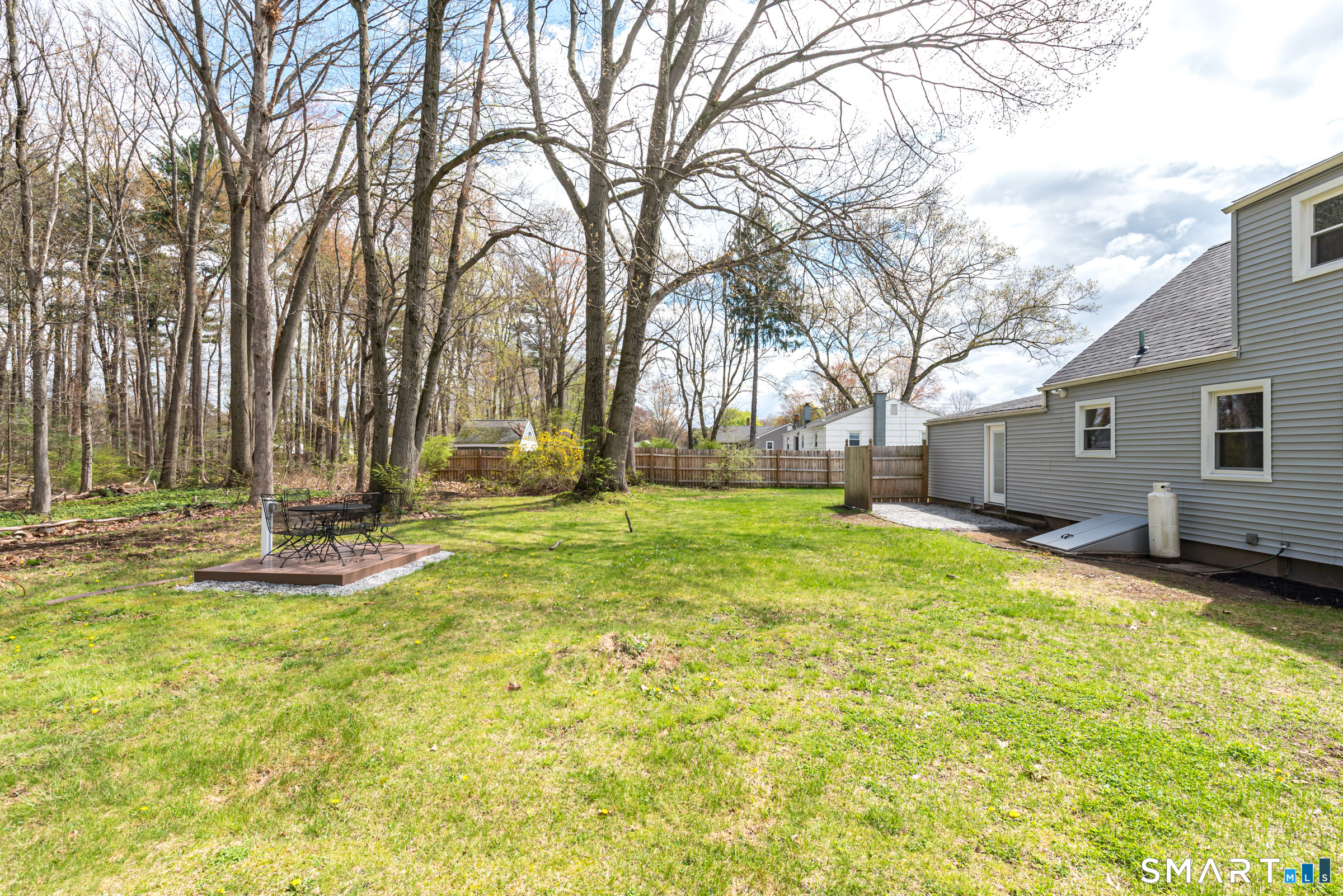 8 Rocket Run Enfield CT 06082