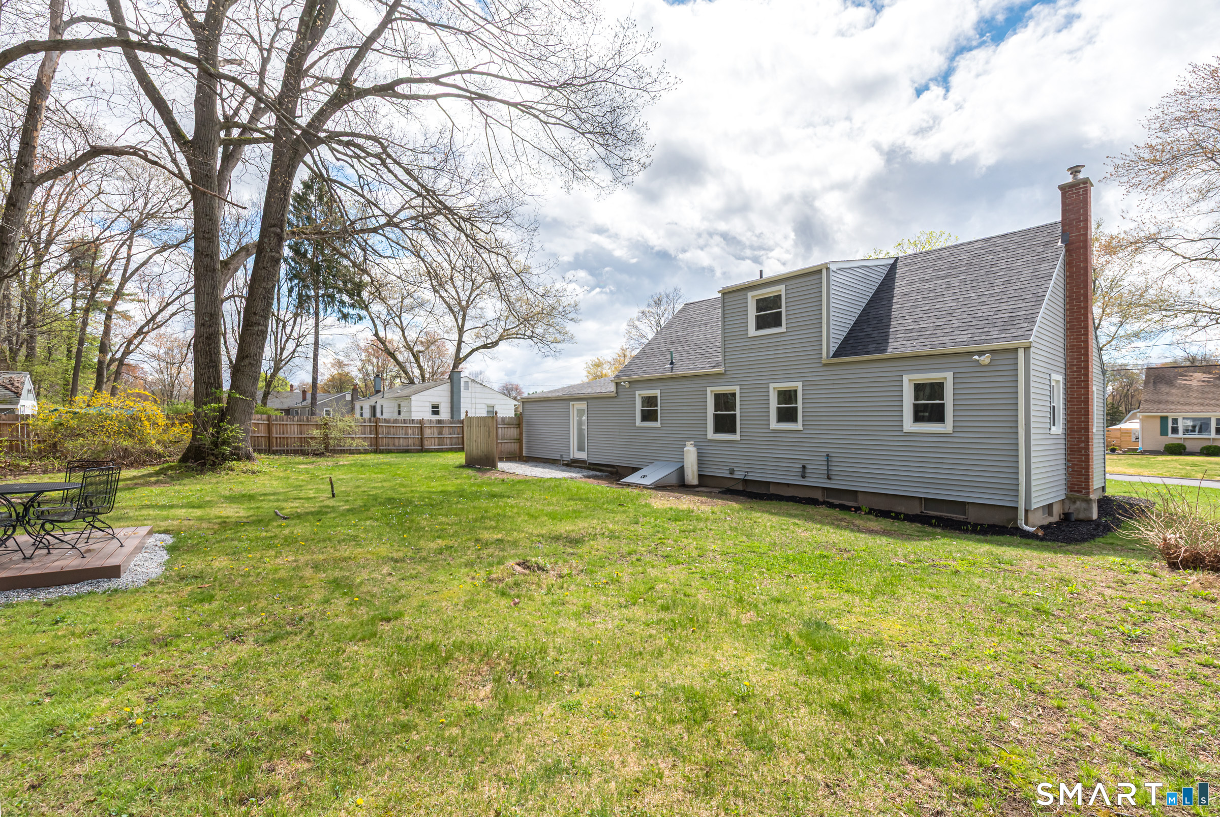 8 Rocket Run Enfield CT 06082