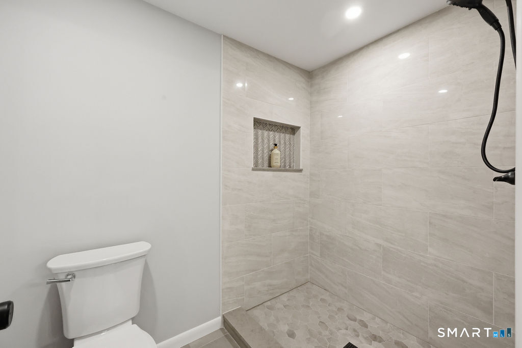 142 Valley Crest Drive Wethersfield CT 06109