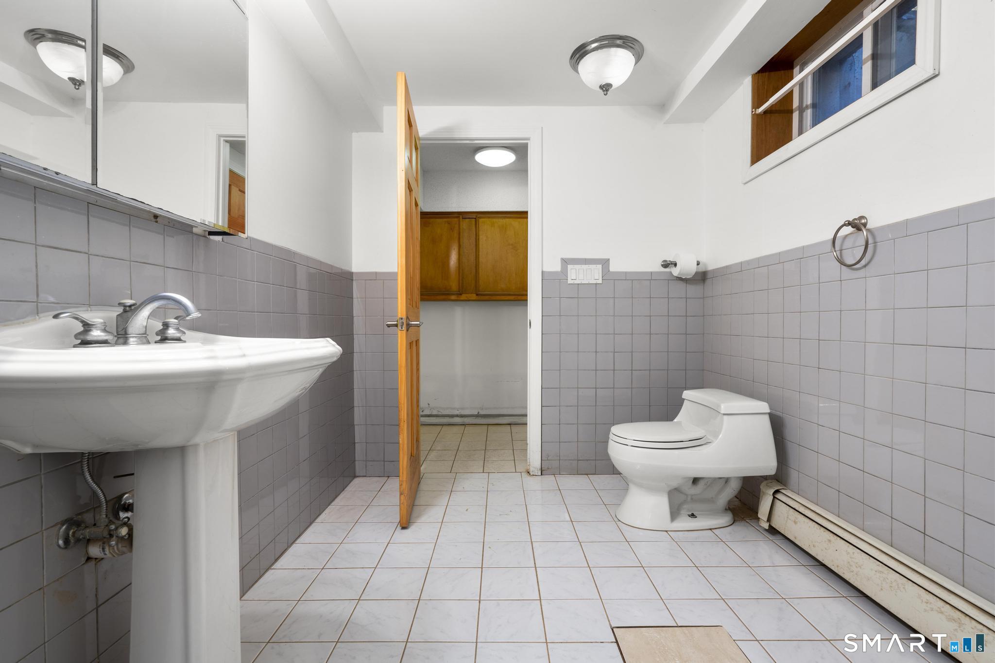 34 Scarborough Street Hartford CT 06105
