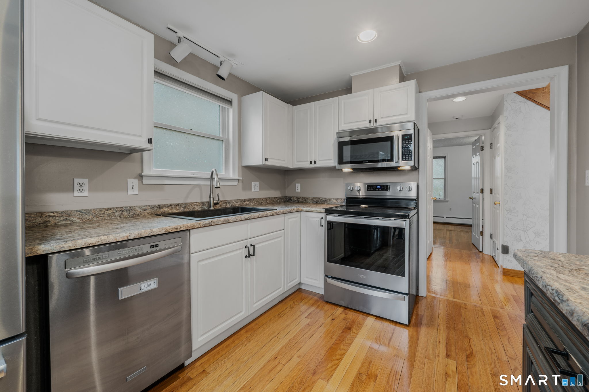 15 Barrie Road East Hampton CT 06424