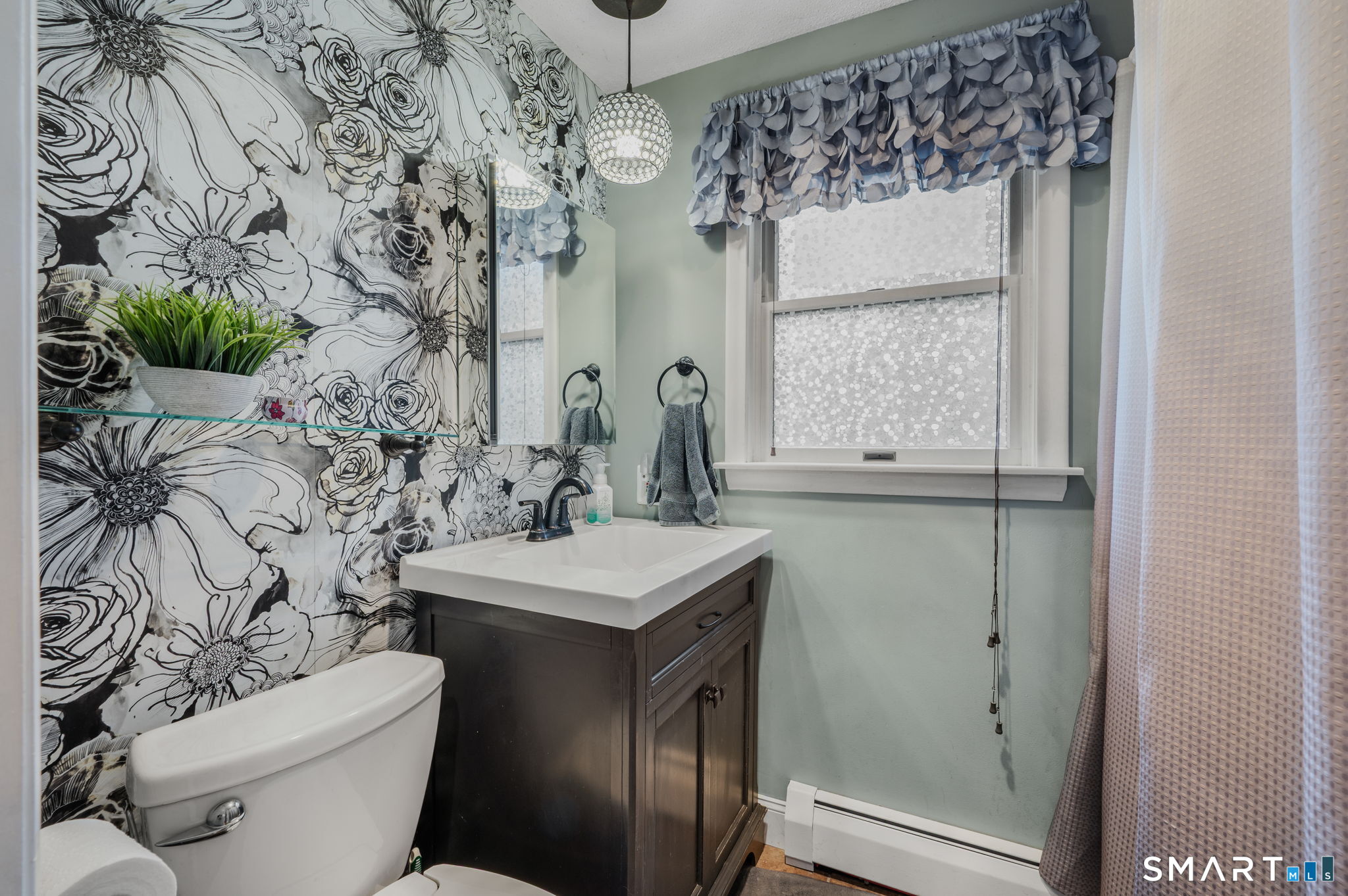 15 Barrie Road East Hampton CT 06424