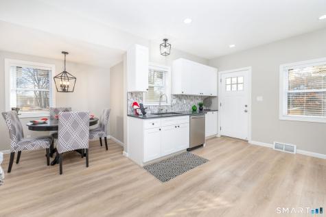 11 Cawley Court Bristol CT 06010