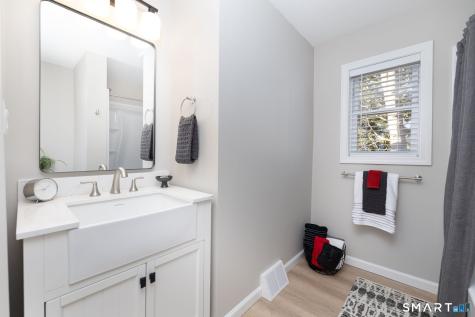 11 Cawley Court Bristol CT 06010