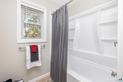 11 Cawley Court Bristol CT 06010