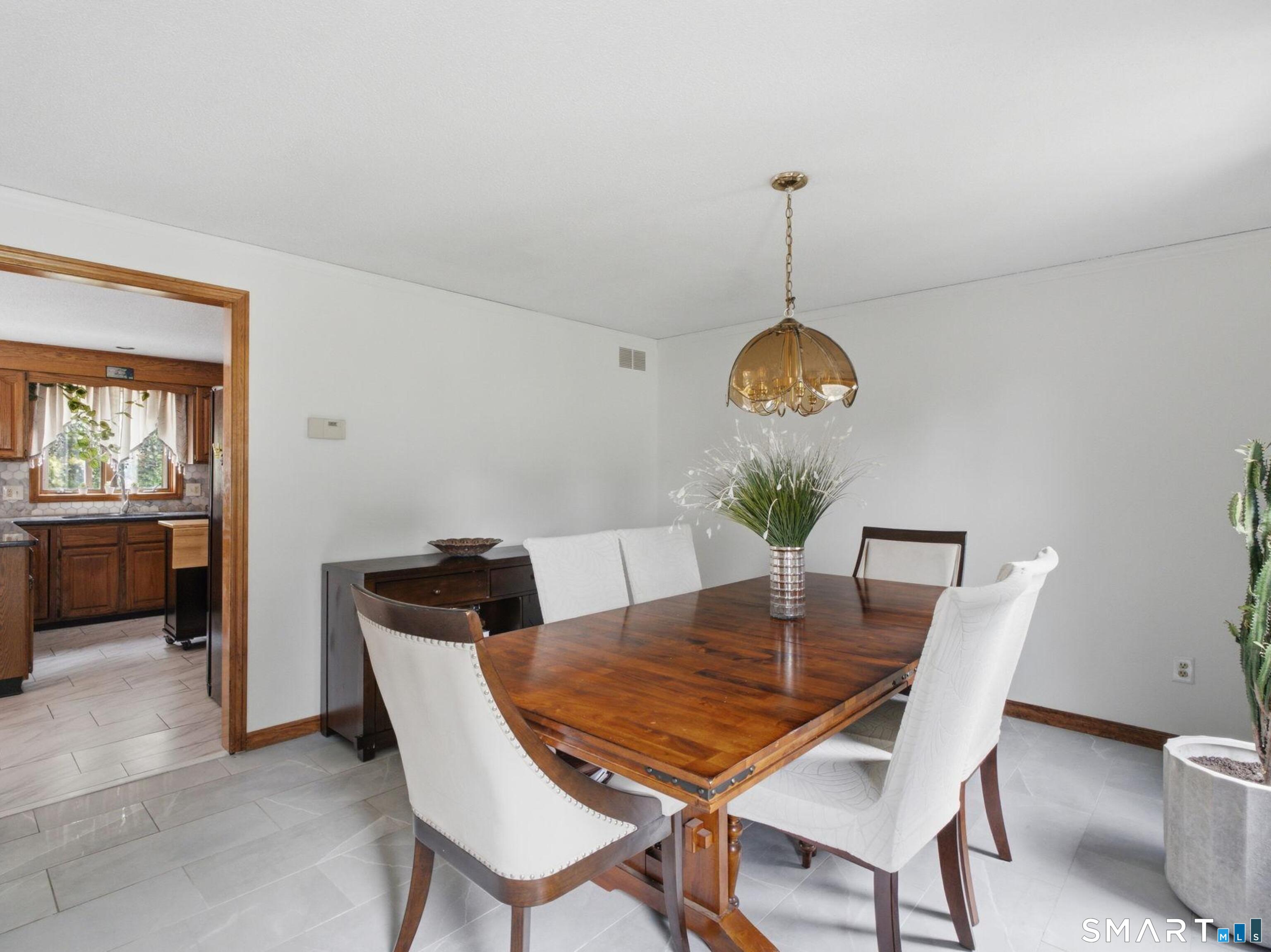 85 Village Lane Windsor CT 06095