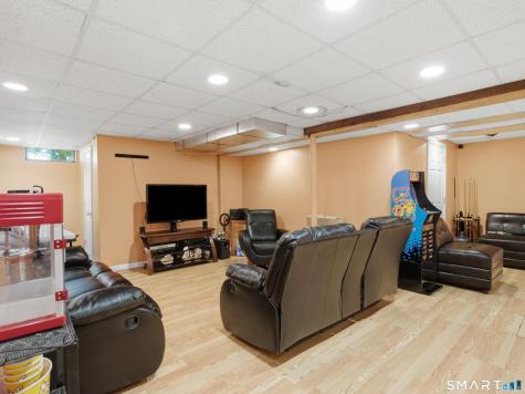 85 Village Lane Windsor CT 06095