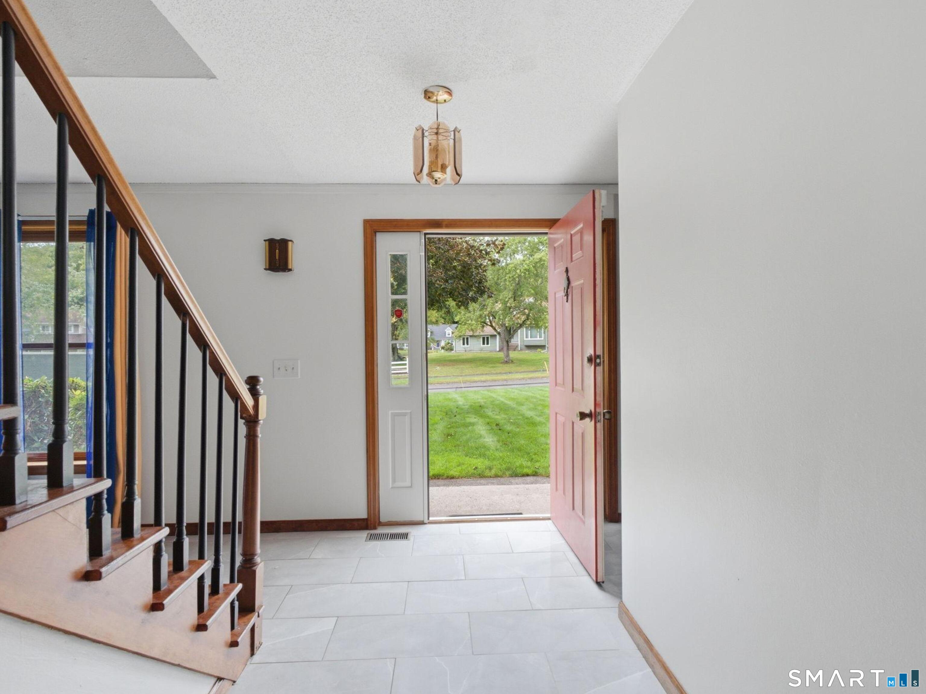 85 Village Lane Windsor CT 06095