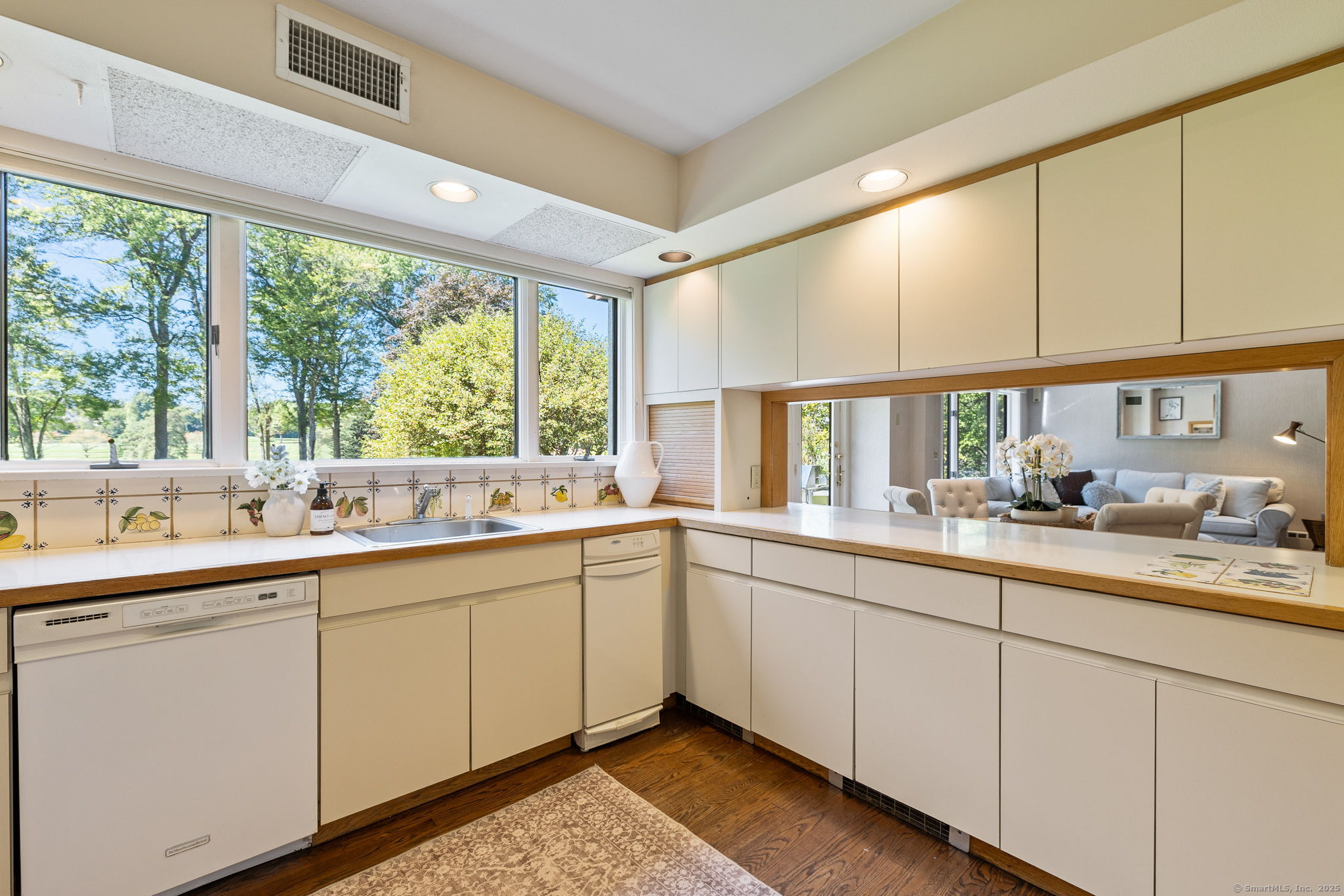 111 Bloomfield Avenue West Hartford CT 06105