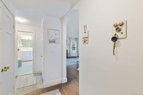 111 Bloomfield Avenue West Hartford CT 06105