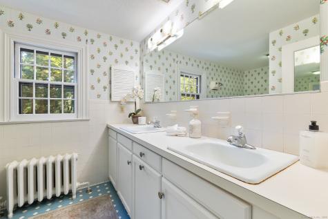 111 Bloomfield Avenue West Hartford CT 06105