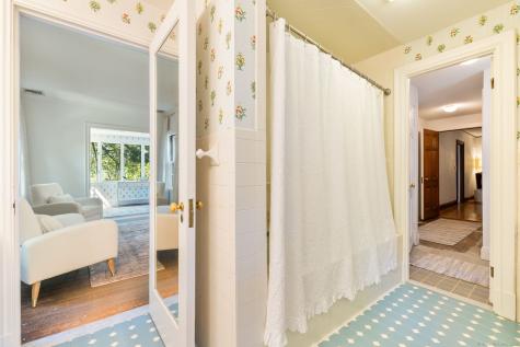 111 Bloomfield Avenue West Hartford CT 06105