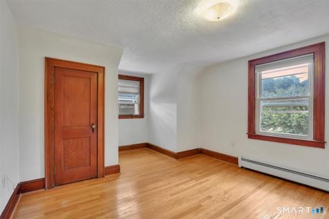 32 Maple Street Middlefield CT 06481