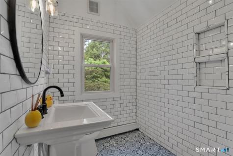 32 Maple Street Middlefield CT 06481