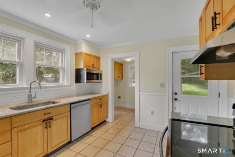 32 Maple Street Middlefield CT 06481