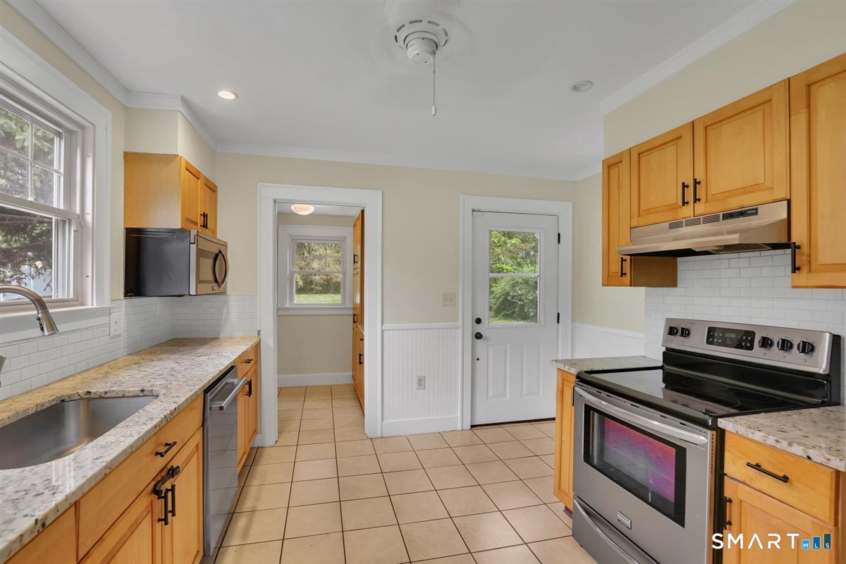 32 Maple Street Middlefield CT 06481