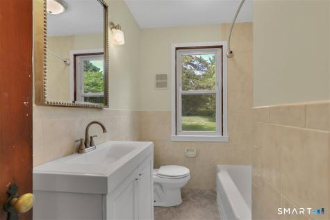 32 Maple Street Middlefield CT 06481