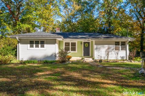 27 Woodland Road East Lyme CT 06357