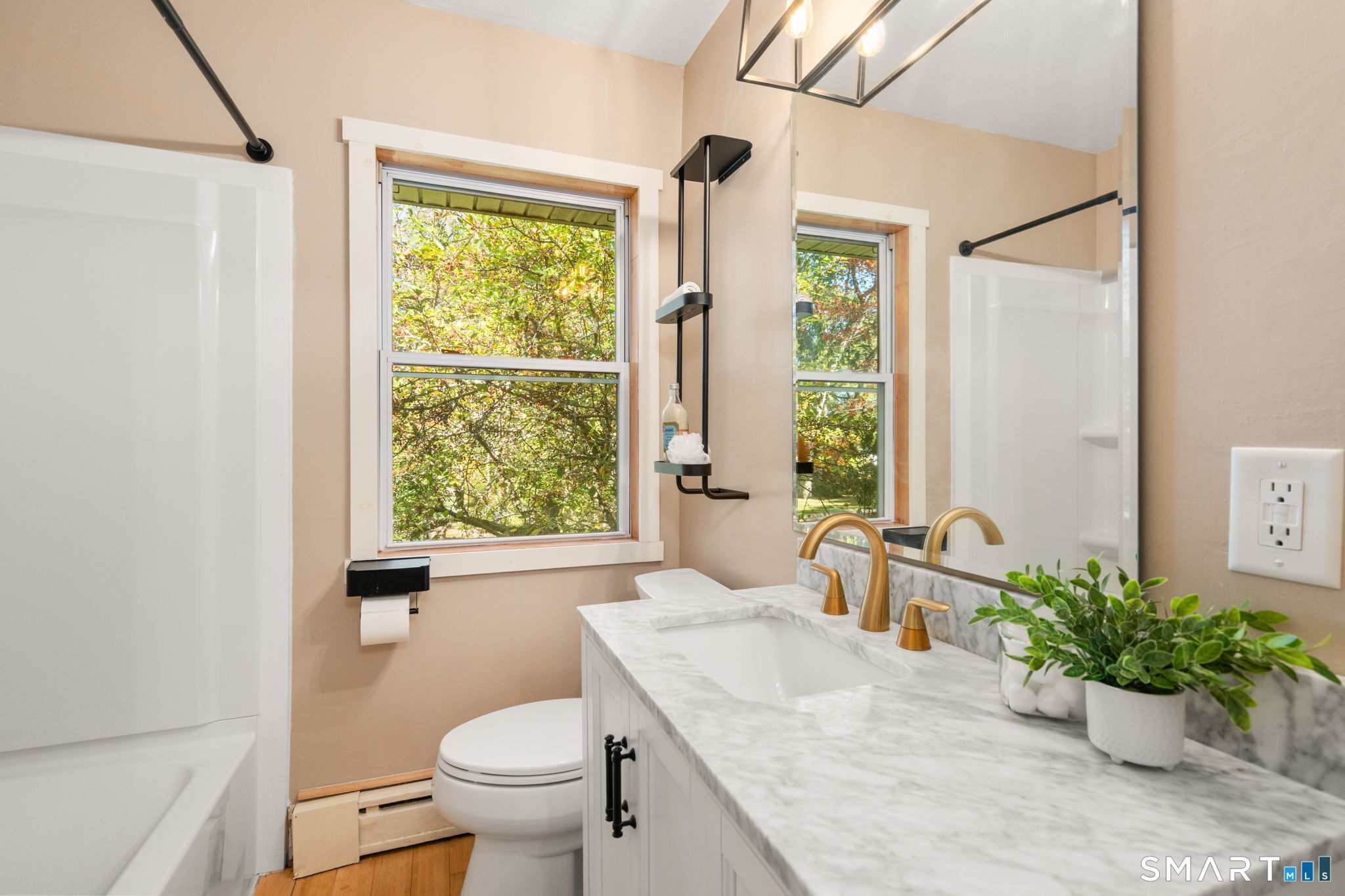 27 Woodland Road East Lyme CT 06357