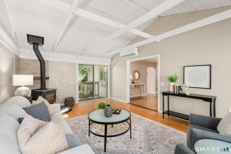 27 Woodland Road East Lyme CT 06357