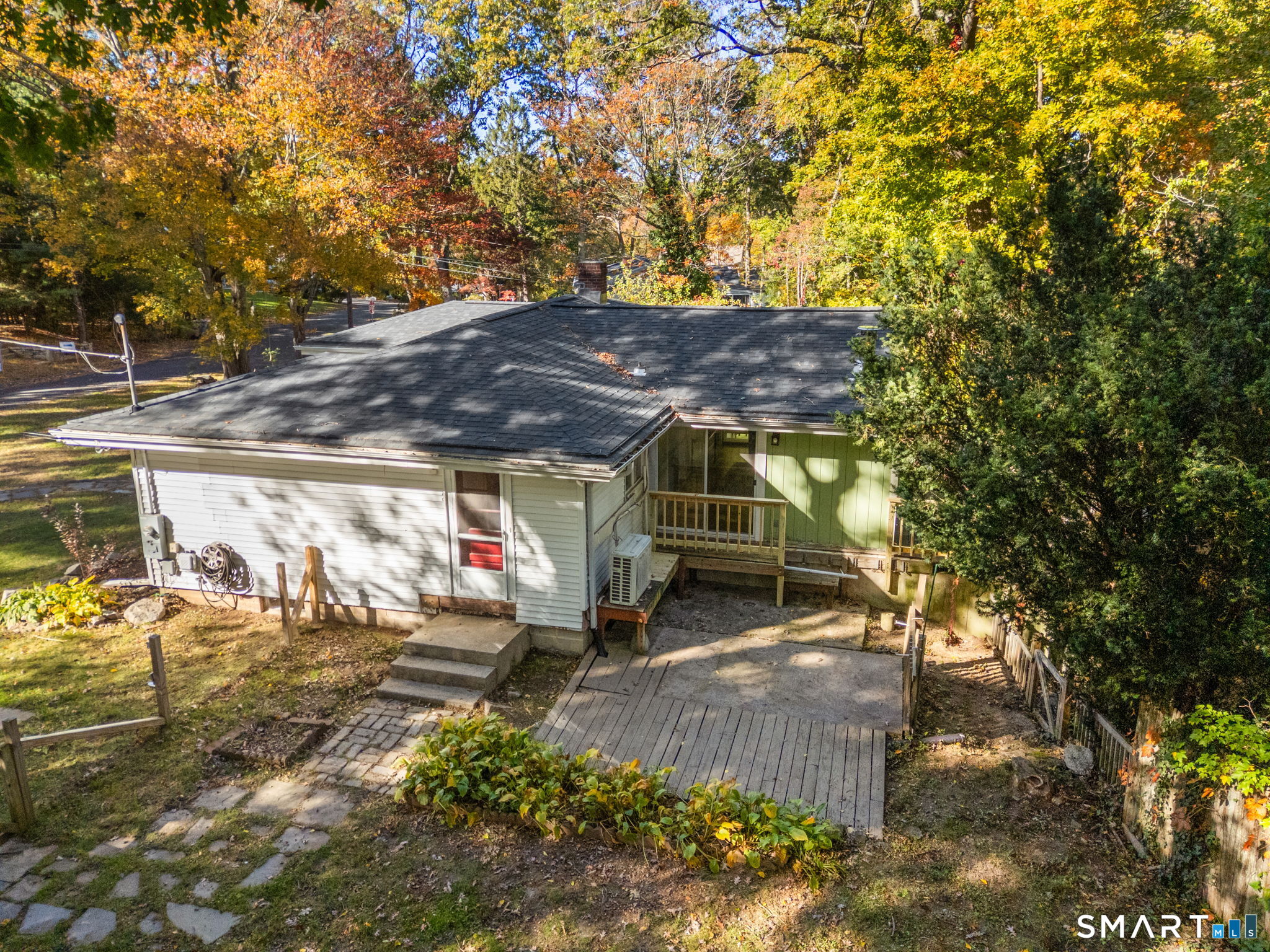 27 Woodland Road East Lyme CT 06357