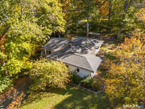 27 Woodland Road East Lyme CT 06357