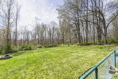 146 Lantern Park South Lane Southbury CT 06488