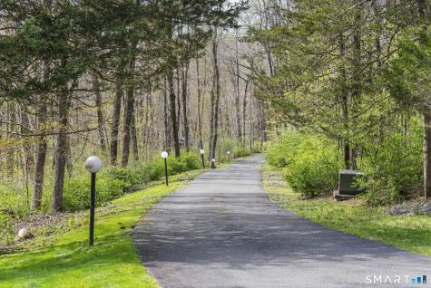 146 Lantern Park South Lane Southbury CT 06488