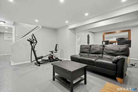 305 Meadowbrook Road Stratford CT 06614