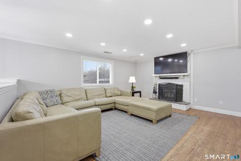 8 Old Field Road Farmington CT 06085