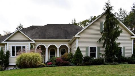 62 Charolais Way Burlington CT 06013