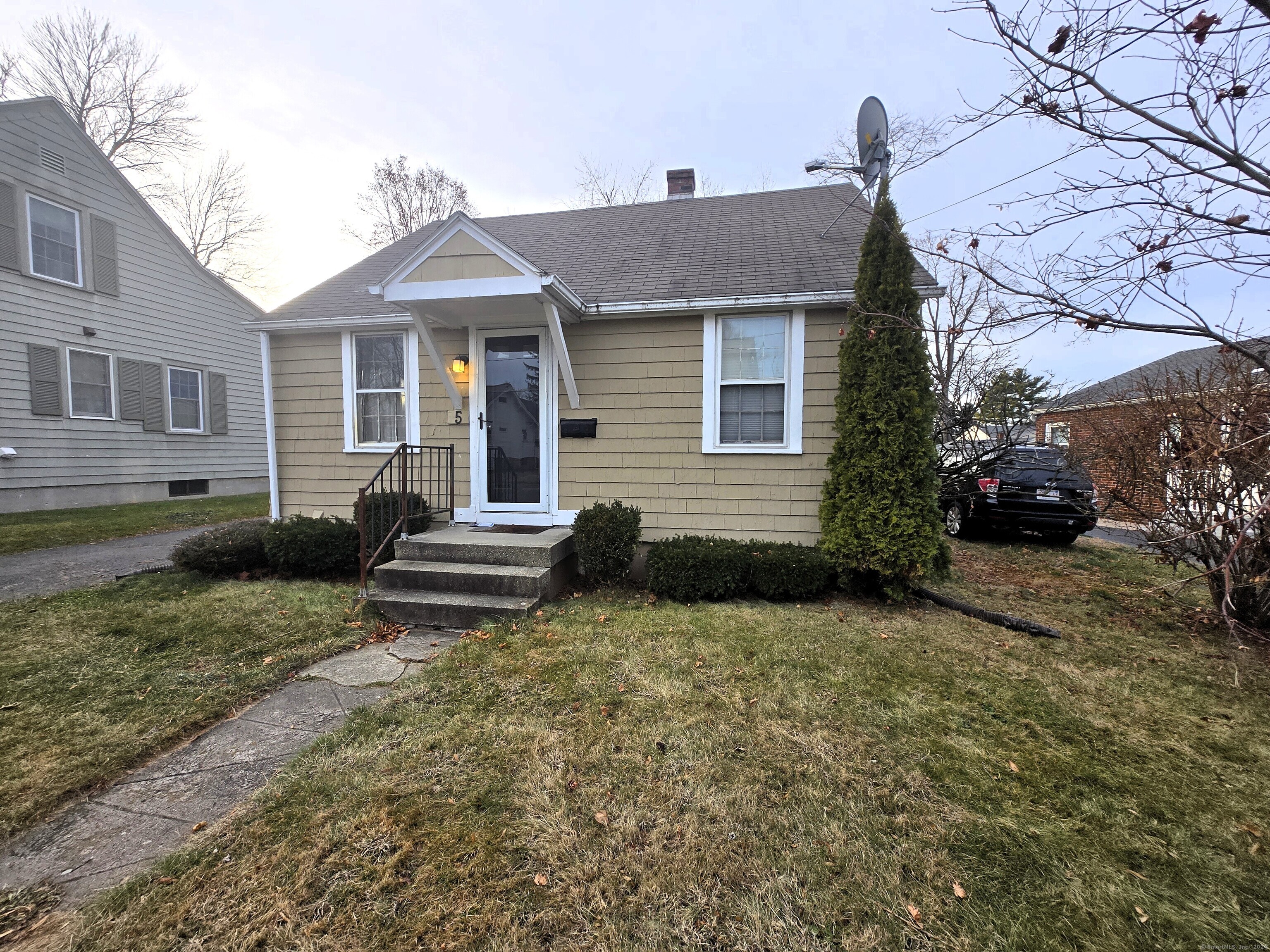 5 Harris Street Enfield CT 06082