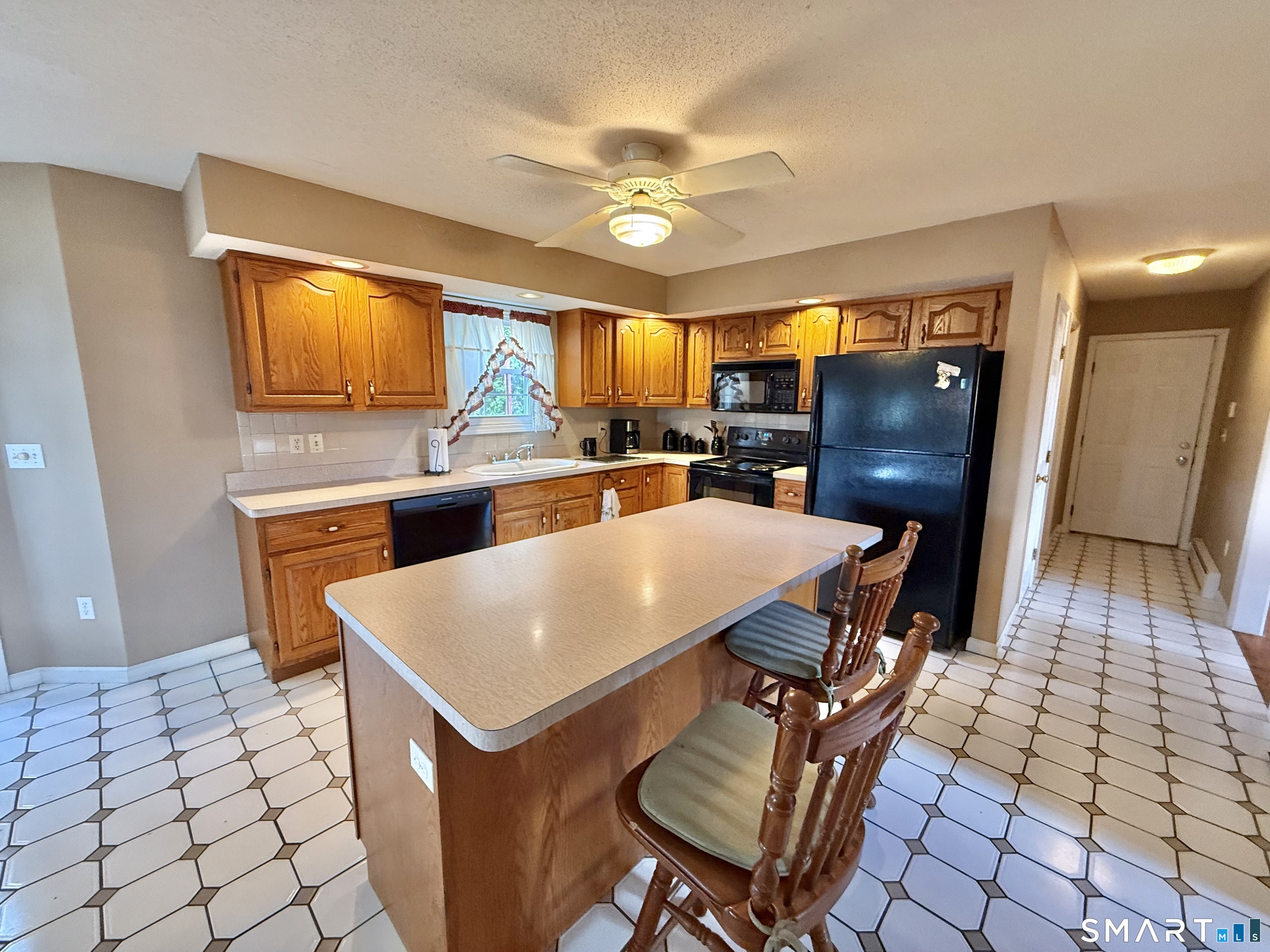 17 Autumn Ridge Road Oxford CT 06478