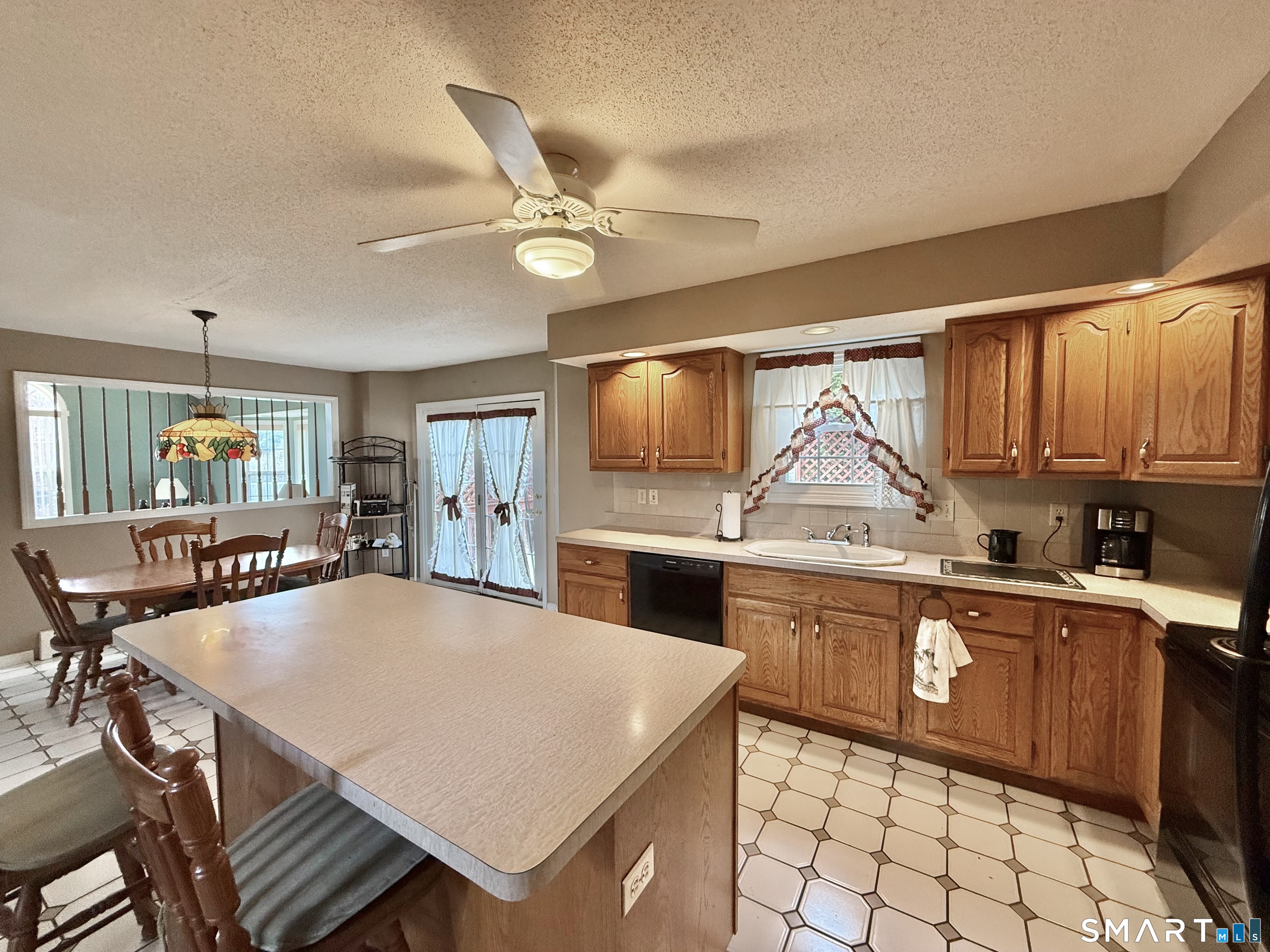 17 Autumn Ridge Road Oxford CT 06478