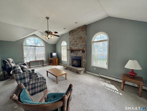 17 Autumn Ridge Road Oxford CT 06478