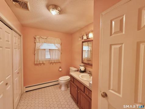 17 Autumn Ridge Road Oxford CT 06478