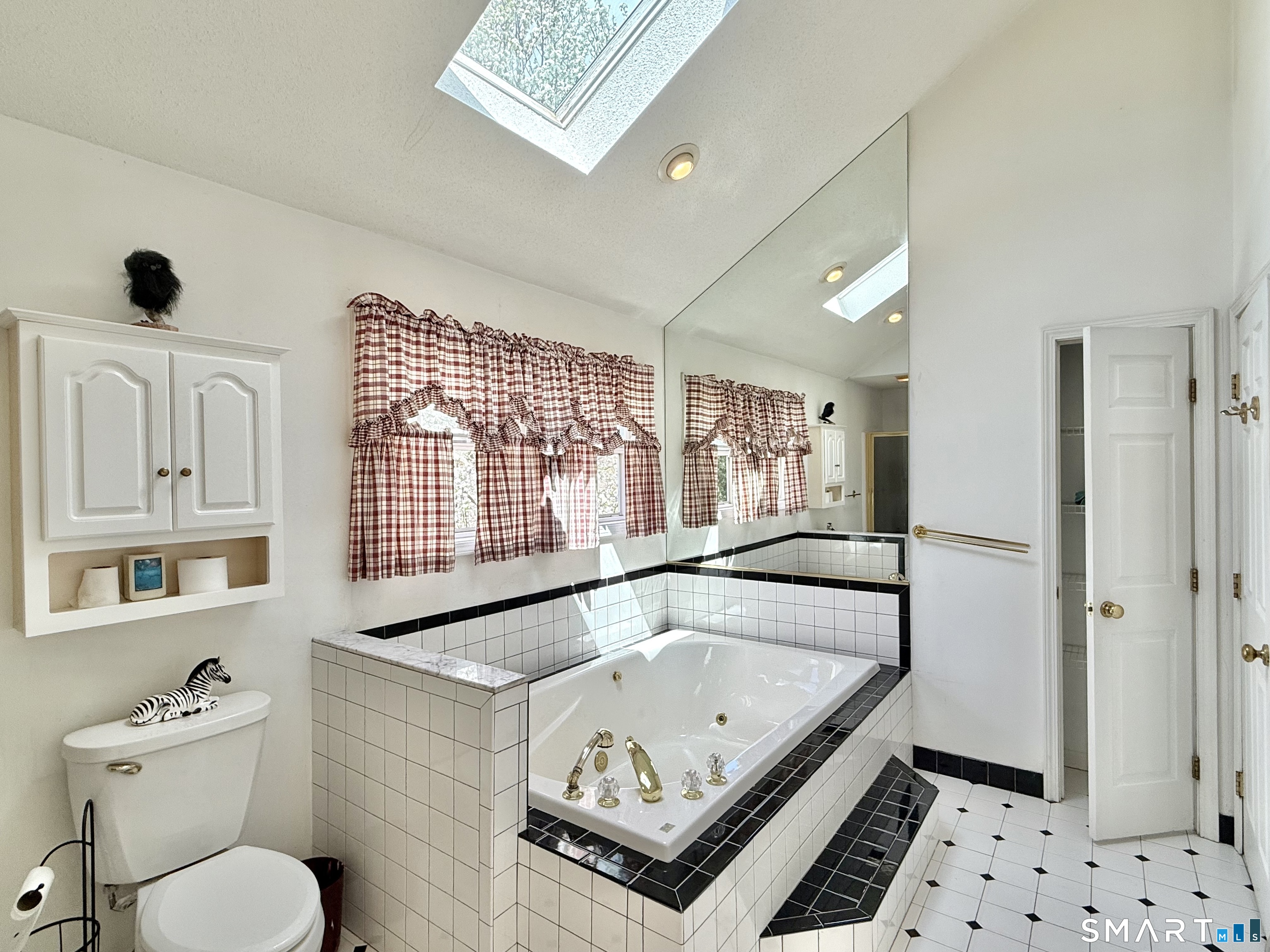 17 Autumn Ridge Road Oxford CT 06478